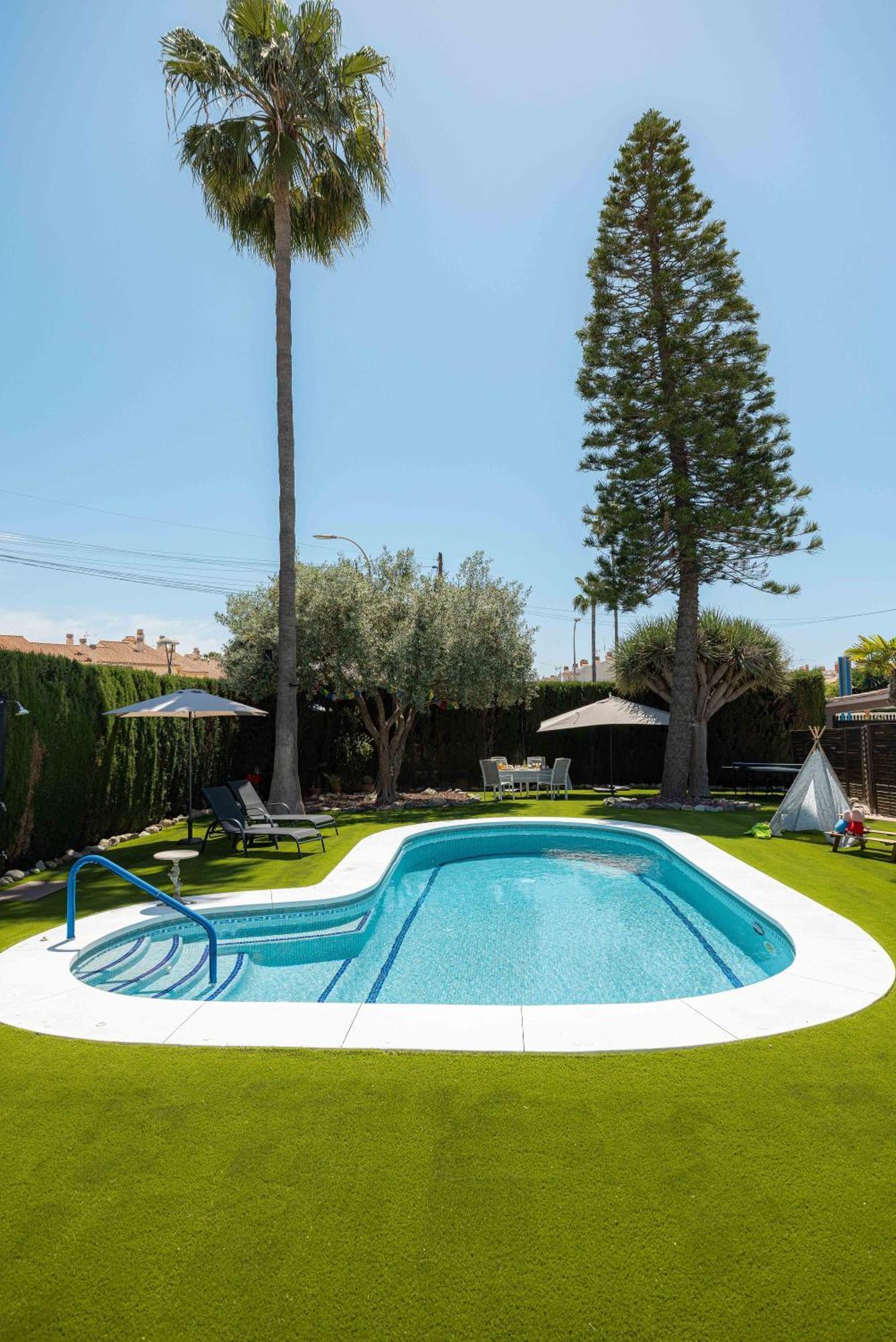 Villa Malaga Beach - Golf Torre de Benagalbon Exterior foto